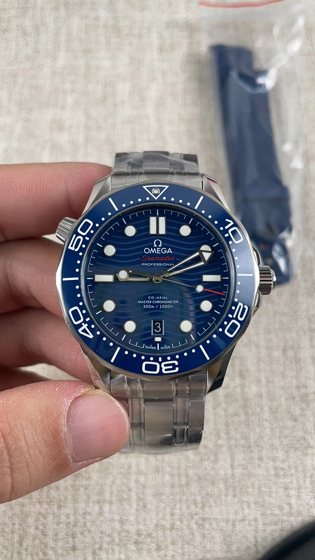 Upgraded CBD Factory Omega Seamaster Diver 300M 42mm Blue Wave Dial Blue Ceramic Bezel Stainless Steel Bracelet (210.30.42.20.03.001) 1:1 Super Clone – DD8800 Movement 278